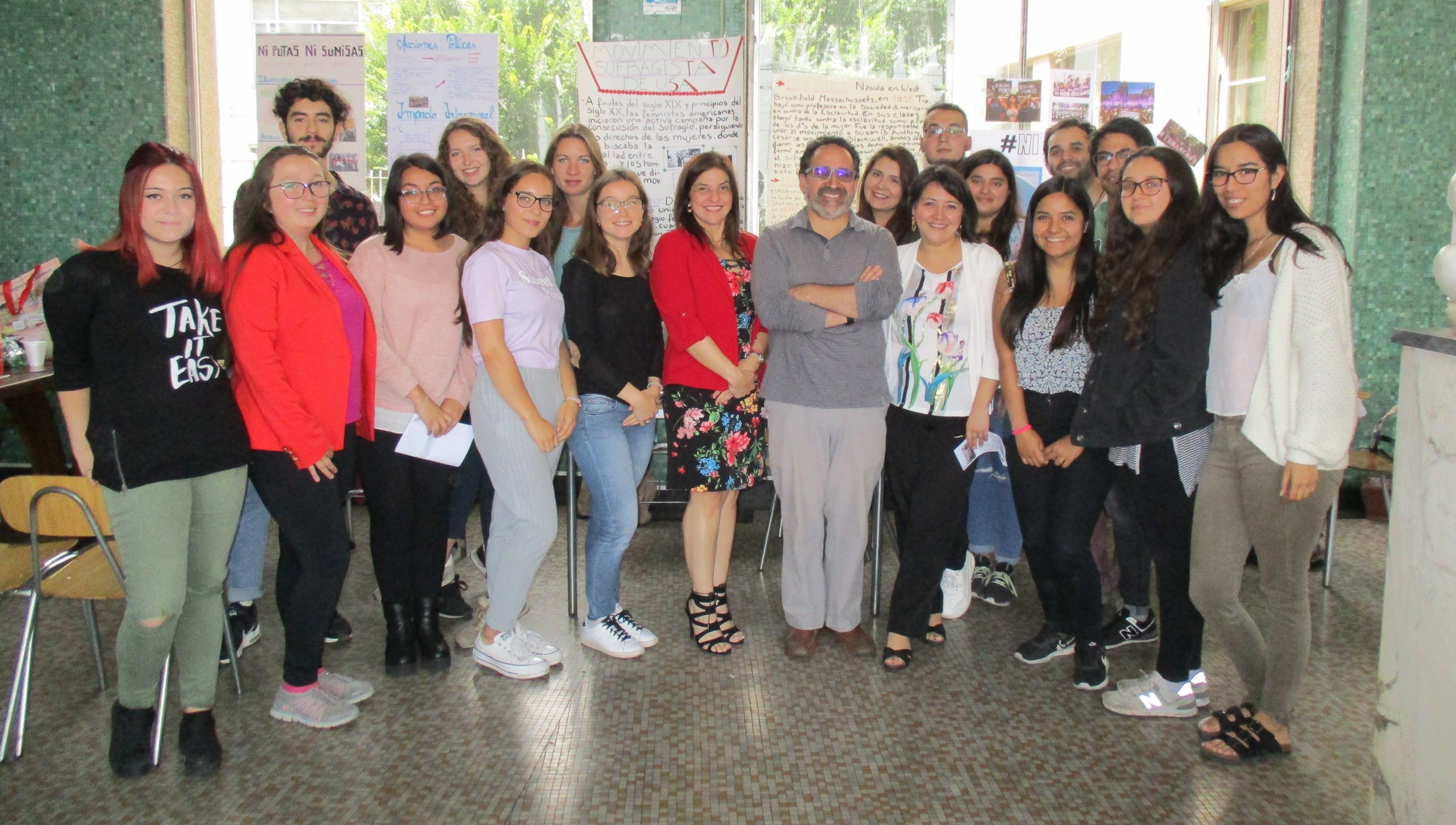 Estudiantes de Derecho presentan trabajos sobre corrientes del movimiento feminista